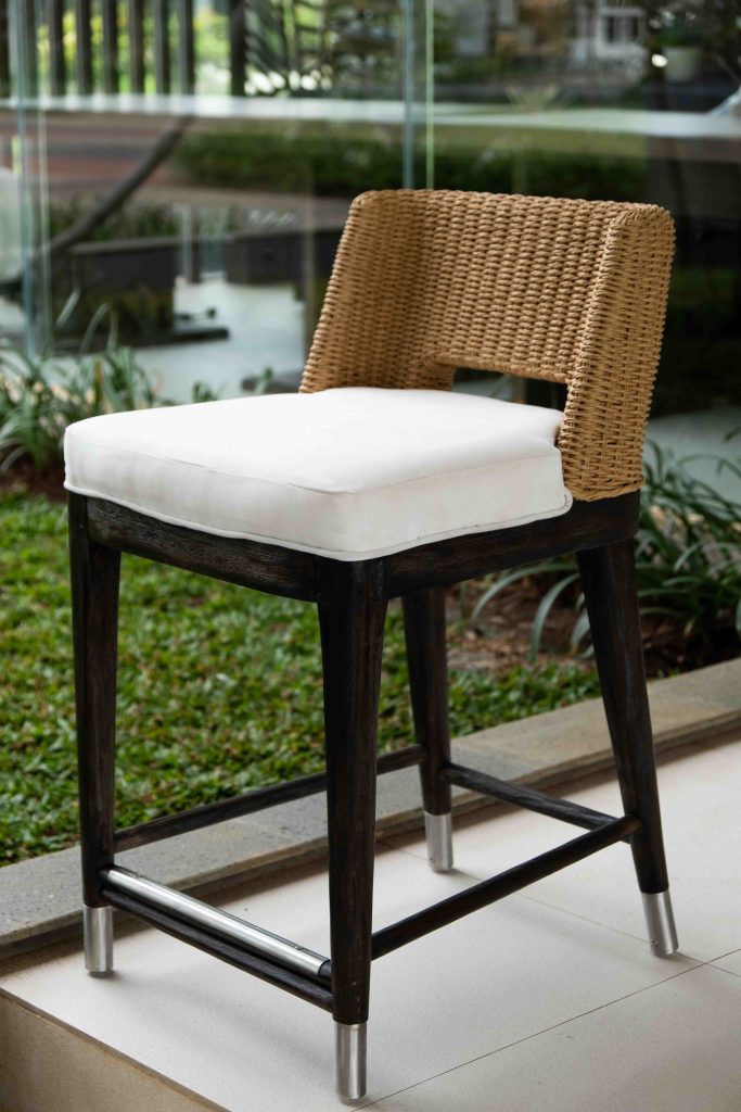 Bar Chairs / Stools
