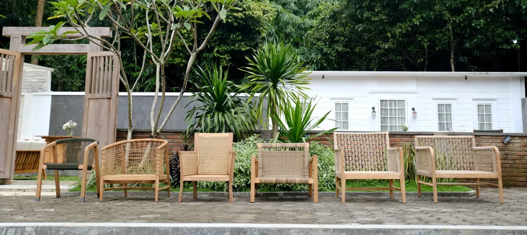 How to Choose the Right Teak Grade for Wholesale Furniture