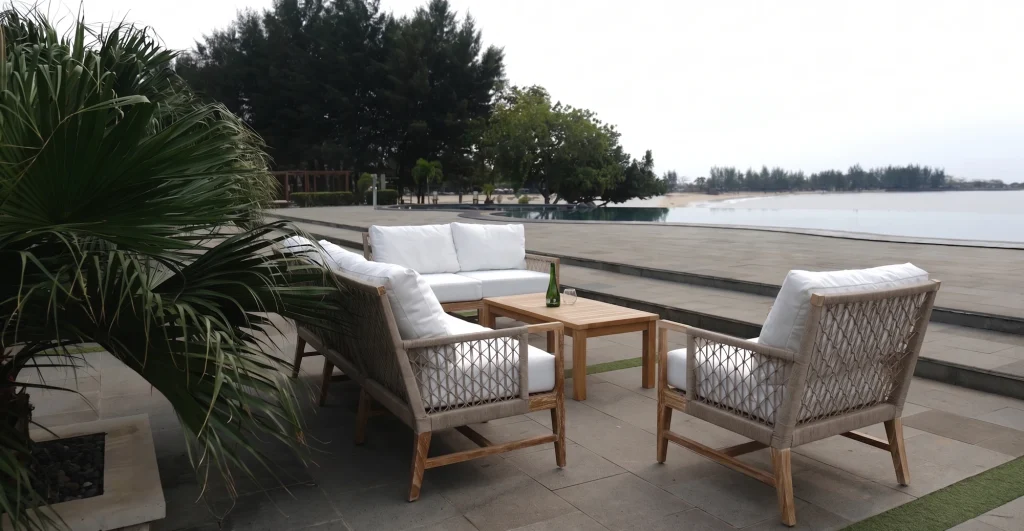 How to Buy Teak Garden Furniture from Indonesia