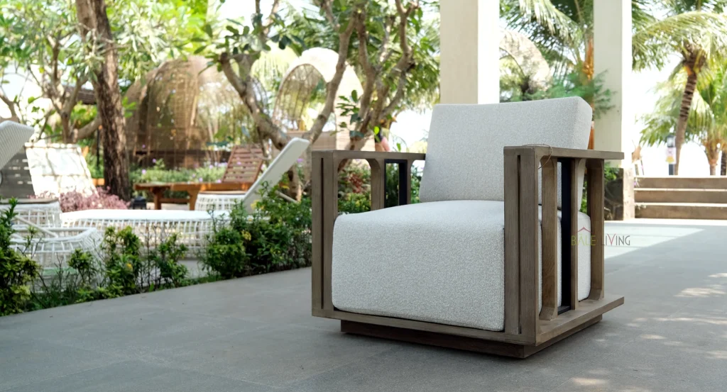 Lounge Chairs / Single Seater